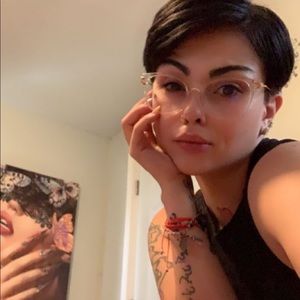 Meet your Posher, Nickey